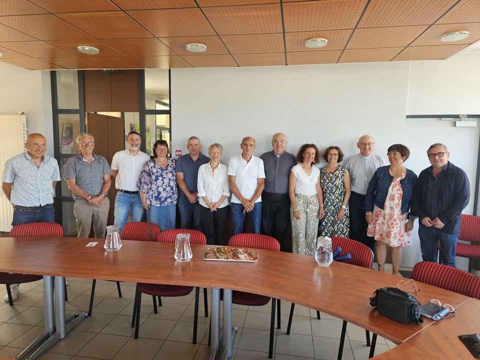 Retour en image sur la rencontre proposée par l’évêque de Viviers avec les élus de la…
